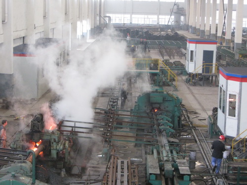 昭通无缝钢管厂家生产车间